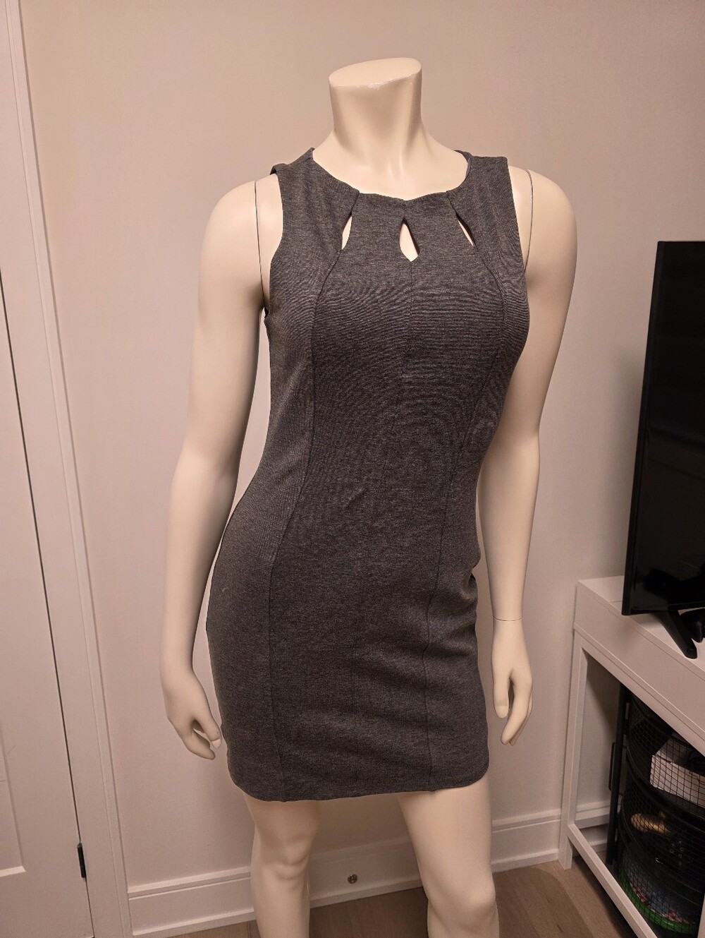 Sophia + Zeke Sleeveless Gray Bodycon Mini Dress with Keyhole Details S